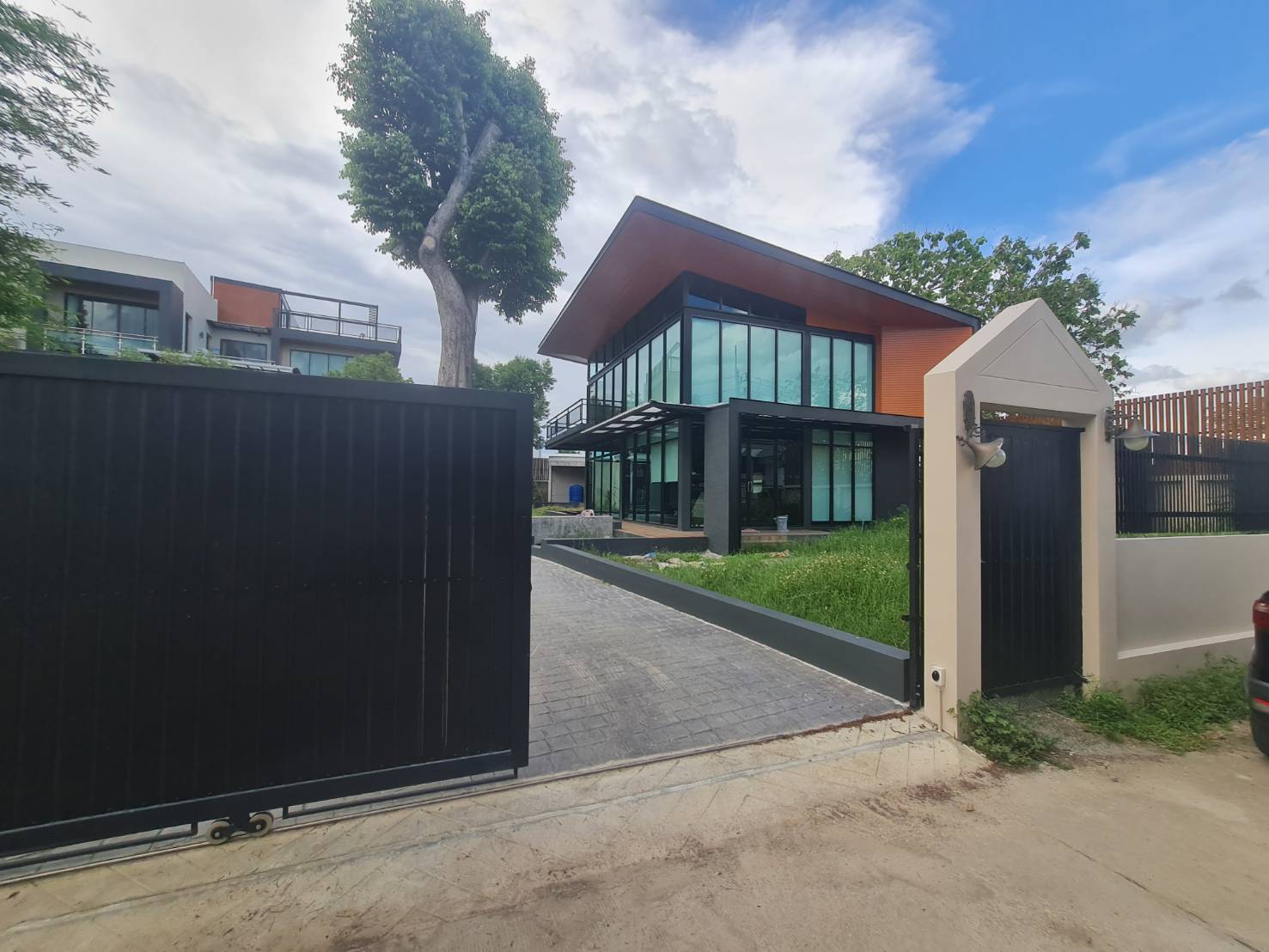 Chiang Mai Land For Sale Massive Family Home