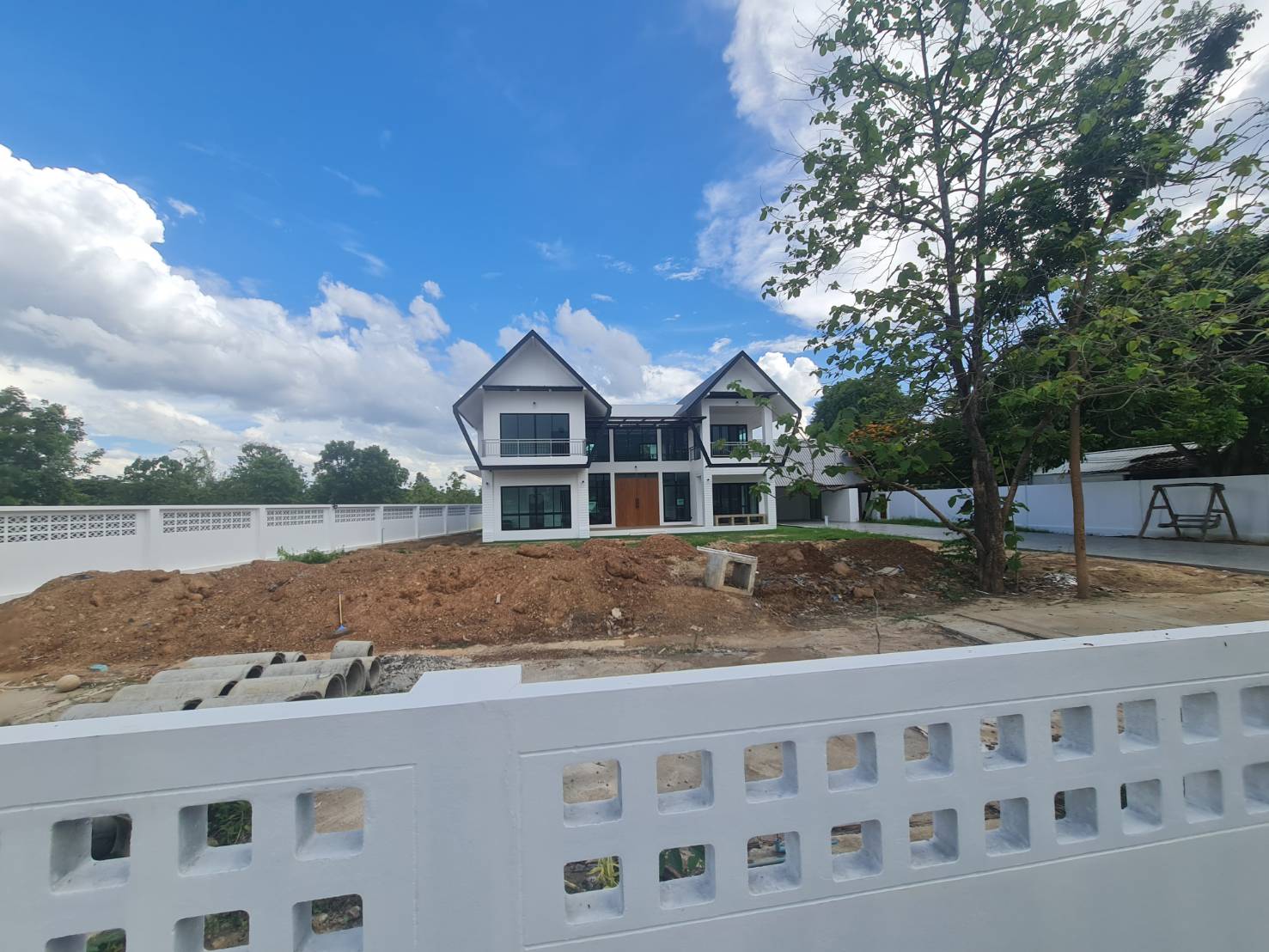 Chiang Mai Land For Sale Large Family Home