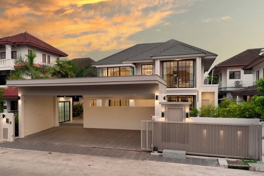A Pool Villa For Leasing in Thailand