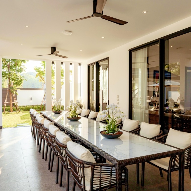 Luxury Pool Villa in Chiang Mai Terrace Long Table