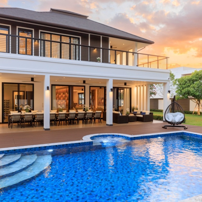 Luxury Pool Villa in Chiang Mai Pool View 2