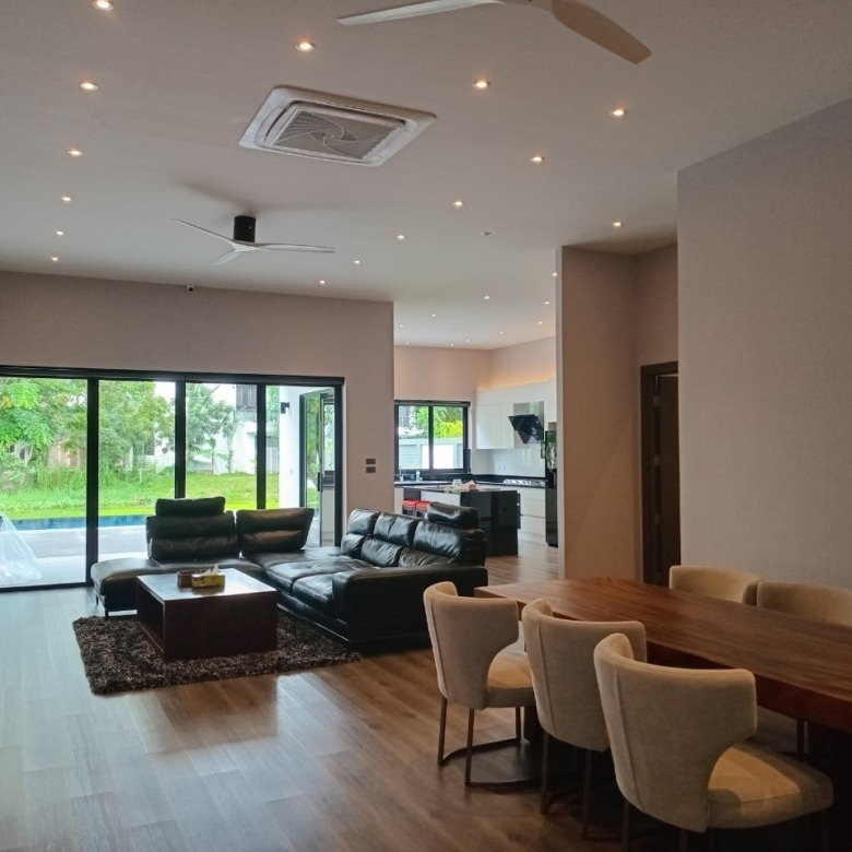 Chiang Mai Family Pool Villa Dining
