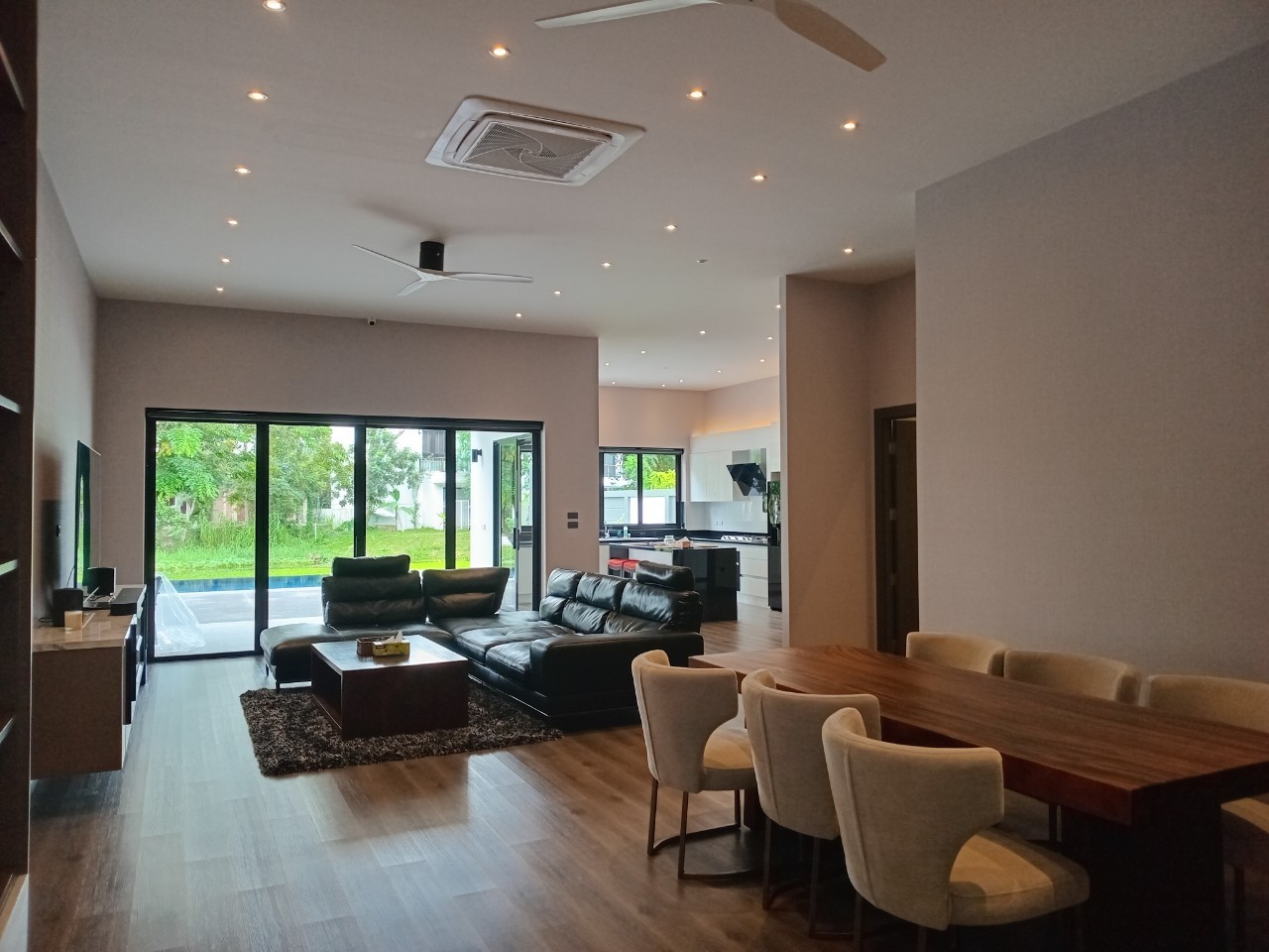 Chiang Mai Family Pool Villa Dining