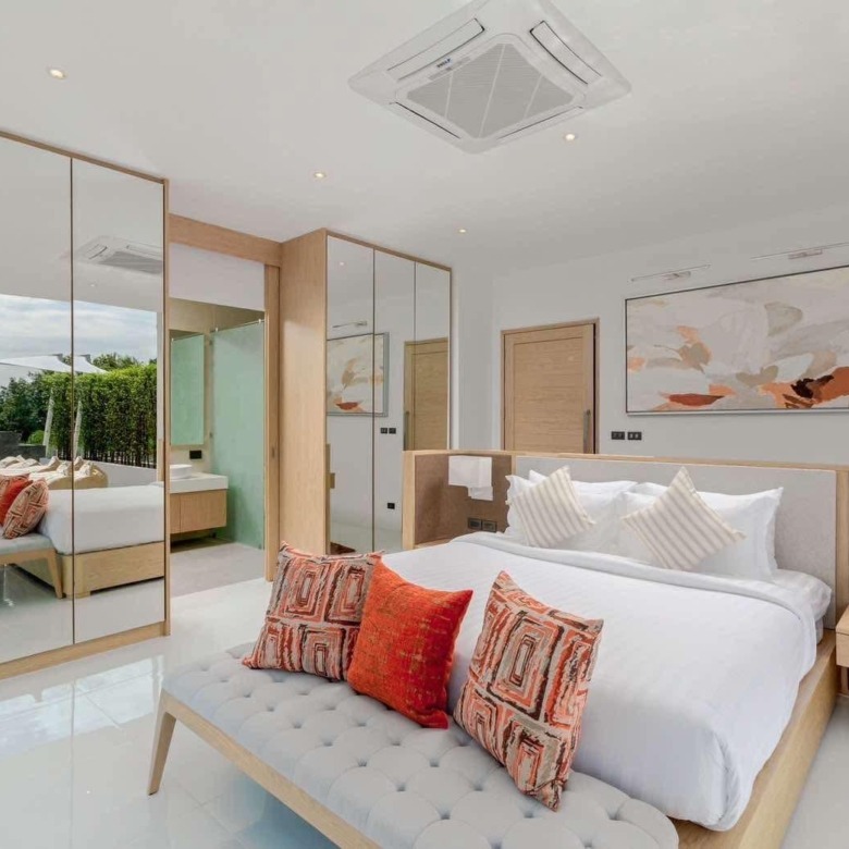 Phuket Luxury Pool Villa Bedroom