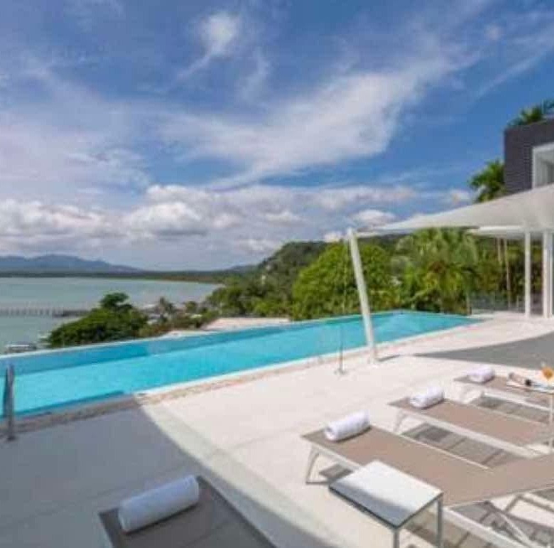 Phuket Luxury Pool Villa Infinity Swimming Pool