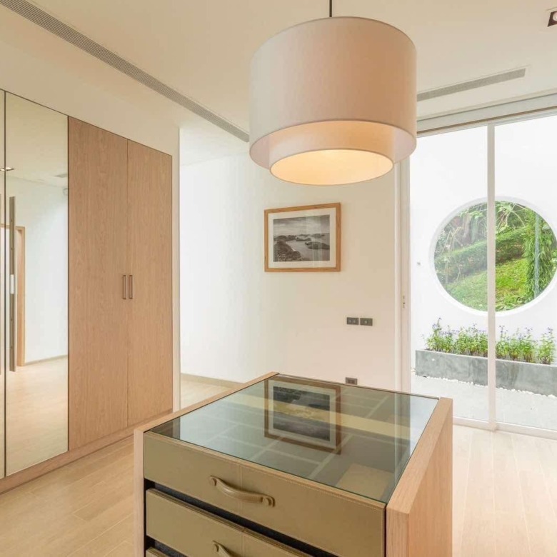 Phuket Luxury Pool Villa Massive Walkin Robe