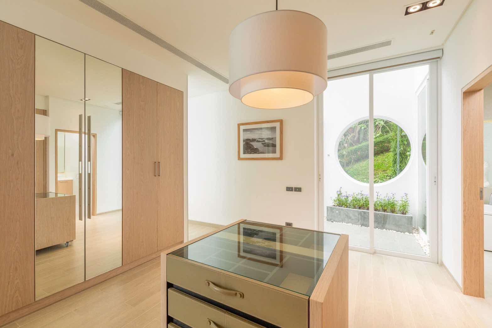 Phuket Luxury Pool Villa Massive Walkin Robe