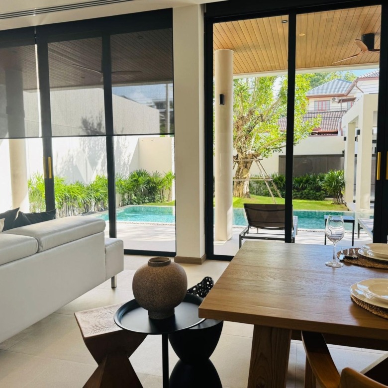 Phuket Tropical Pool Villa For Sale Dining