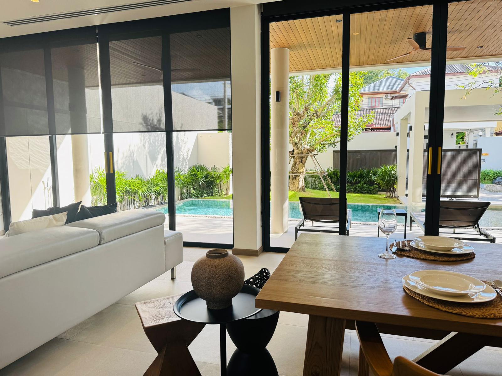Phuket Tropical Pool Villa For Sale Dining
