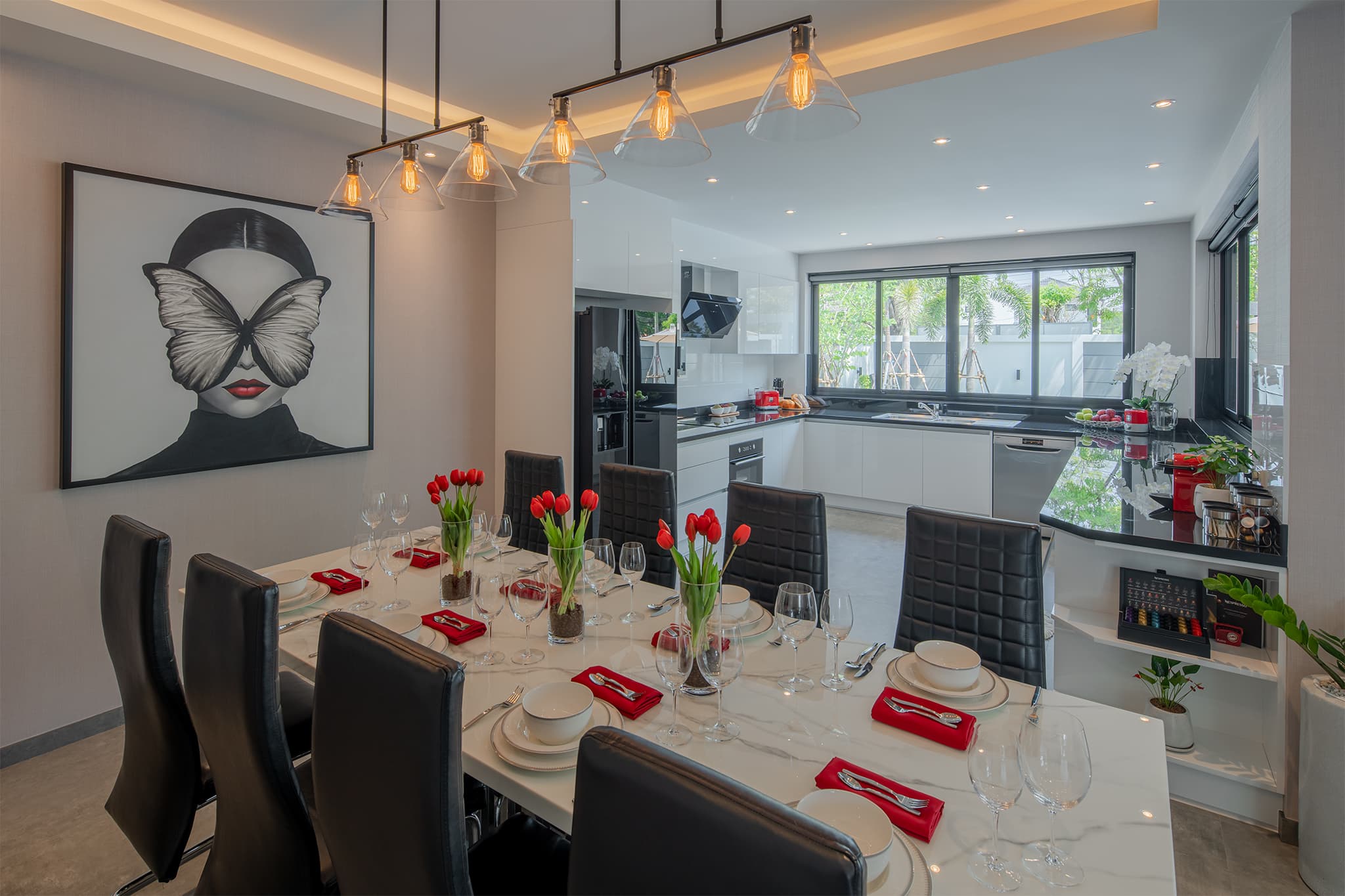 Nice dinning area in a mordern pool villa in Chiang Mai for sale
